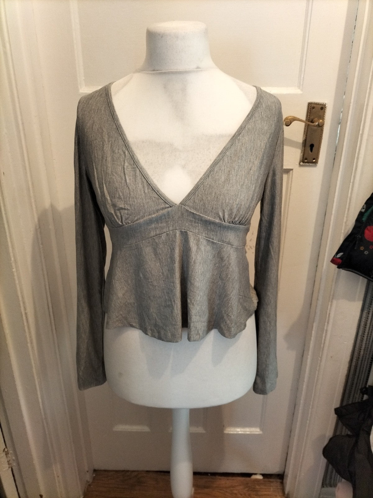 Ladies Size L Greg V Neck Long Sleeved Tshirt