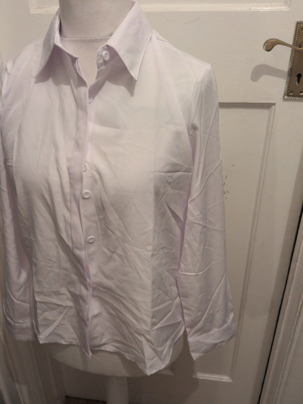 Ladies Size Large White Long Sleeve Buttoned Blouse