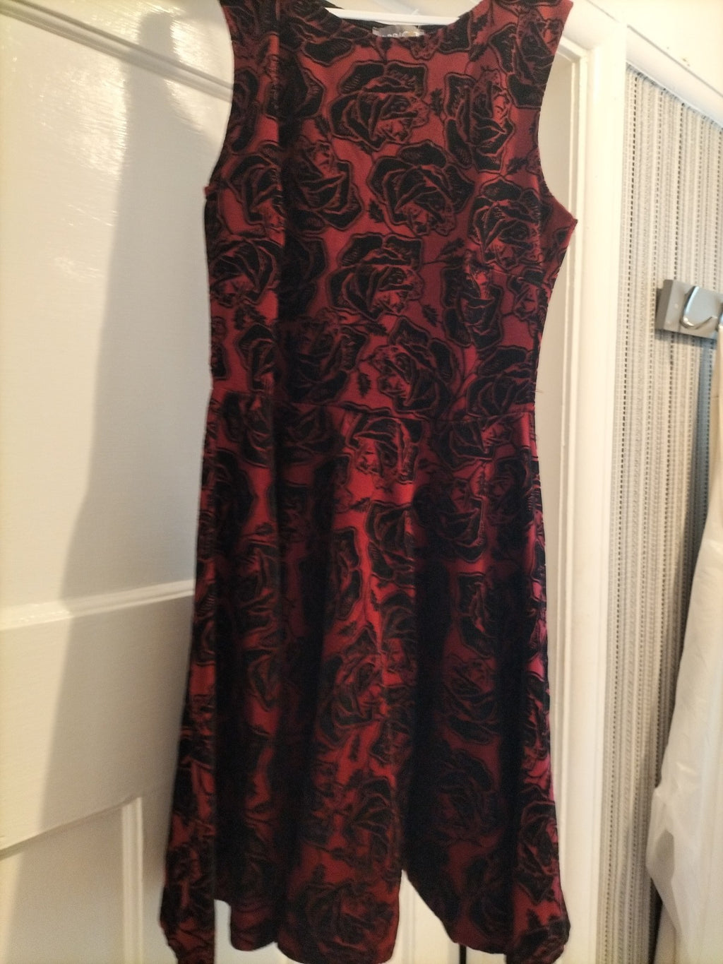 Ladies Apricot Size 12 Deep Purple/Black Sleeveless Dress Floral