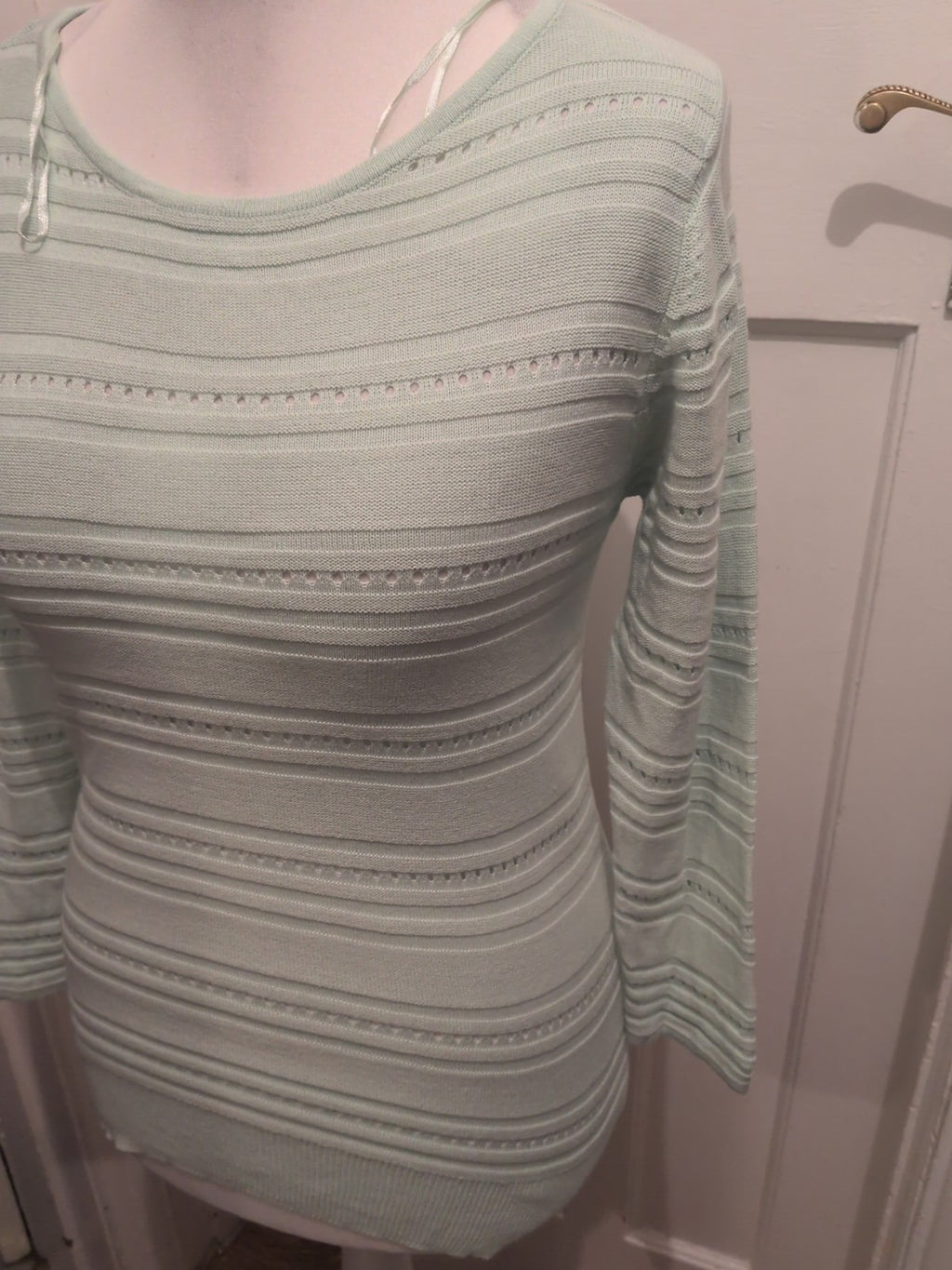 Ladies Papaya Size 10 Pale Green Knit Style Long Sleeved Jumper
