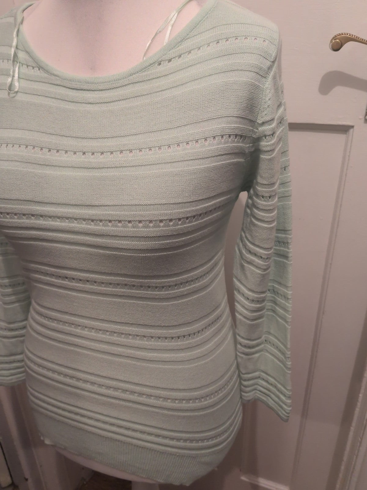 Ladies Papaya Size 10 Pale Green Knit Style Long Sleeved Jumper