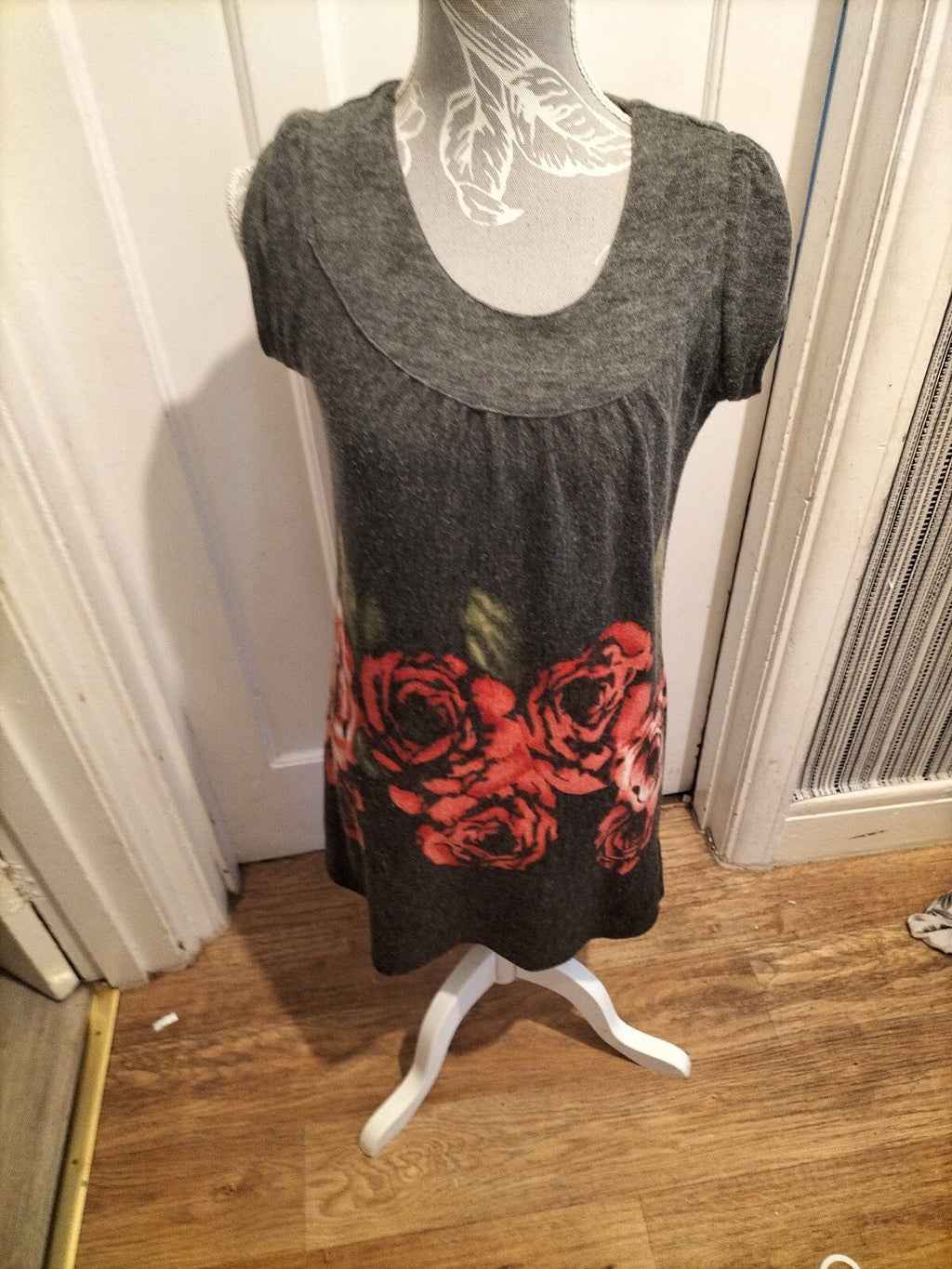 Ladies New Look Size 10 Grey Floral Short Sleeved Dress