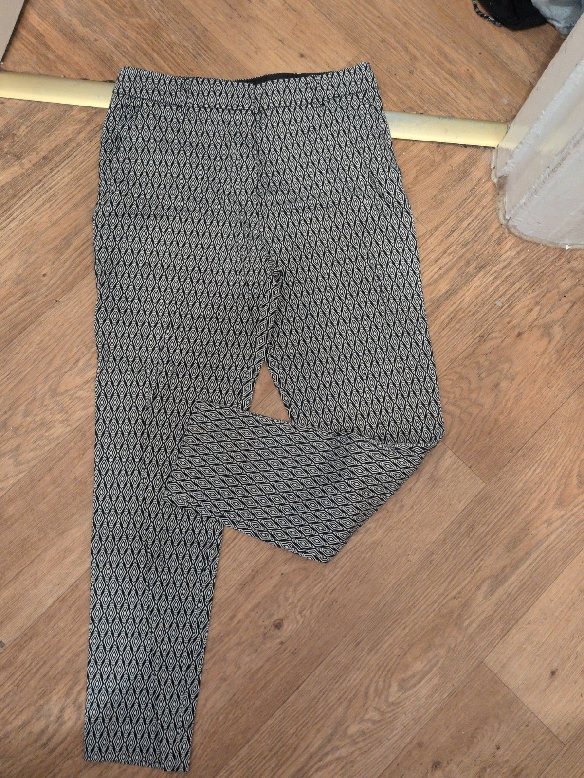 F&F size 8  Black Leggings Capri