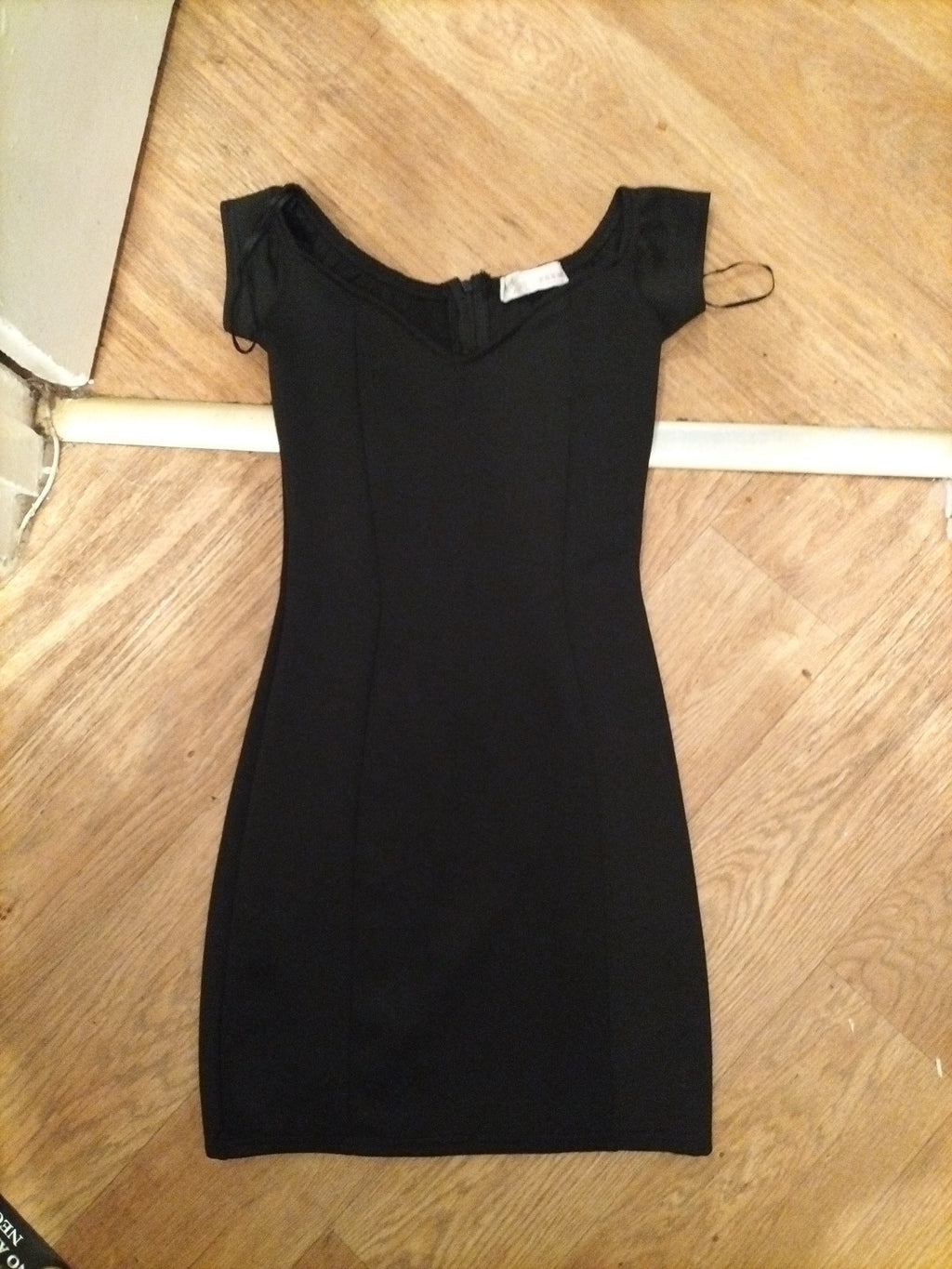 Ladies Cameo Rose Size 8 Black Short Sleeved Knee Length Dress
