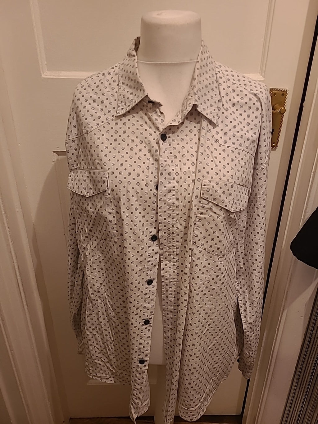 Mens Atlas For Men Size 3XL White And Navy Patterned Long Sleeved Shirt