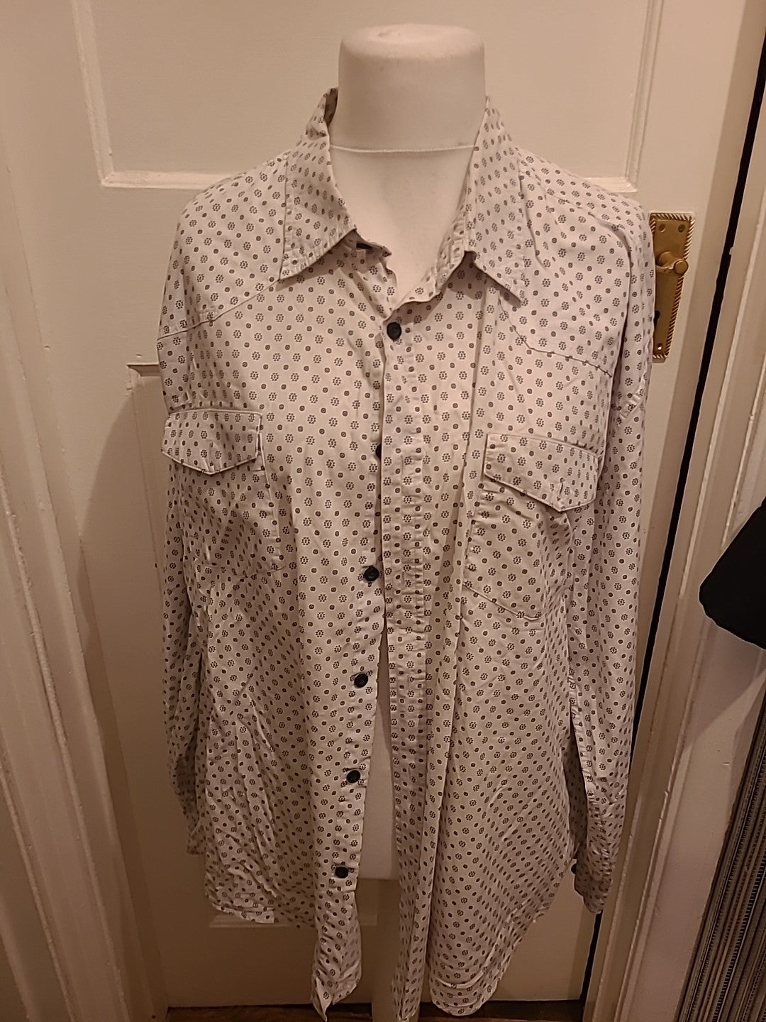 Mens Atlas For Men Size 3XL White And Navy Patterned Long Sleeved Shirt