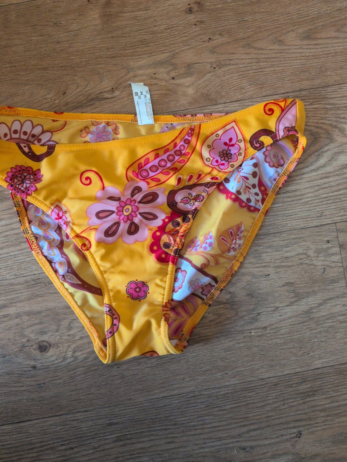 Ladies Hechter Size 16 Orange Bikini Bottoms