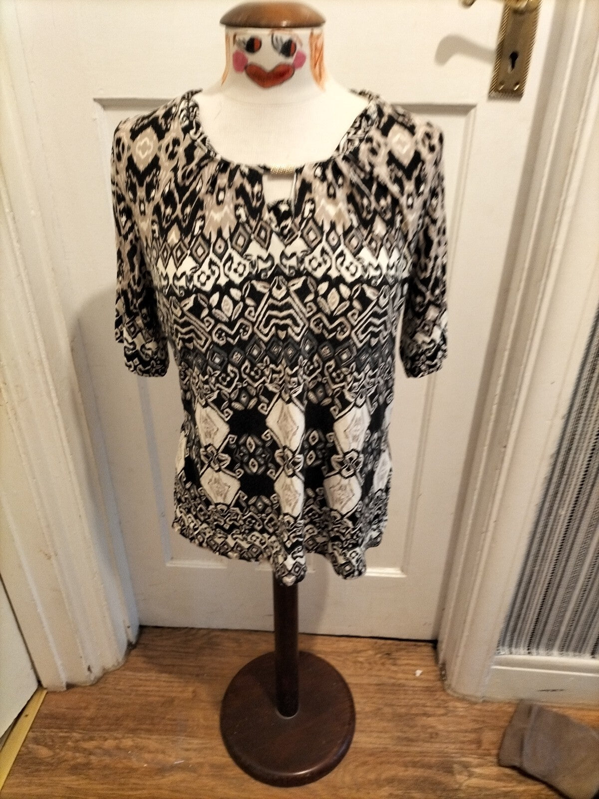 Ladies Unbranded 12 Black Beige Aztec 3/4 Sleeve Blouse