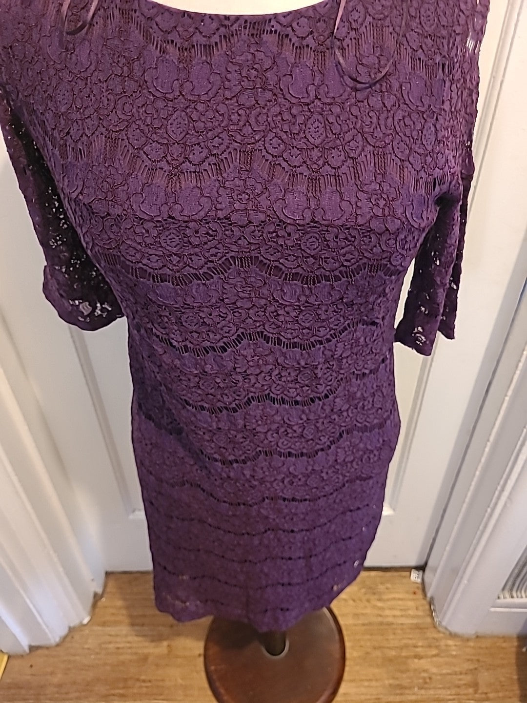 Ladies New Look Size 12 Lace Lined Short Sleeved Dress