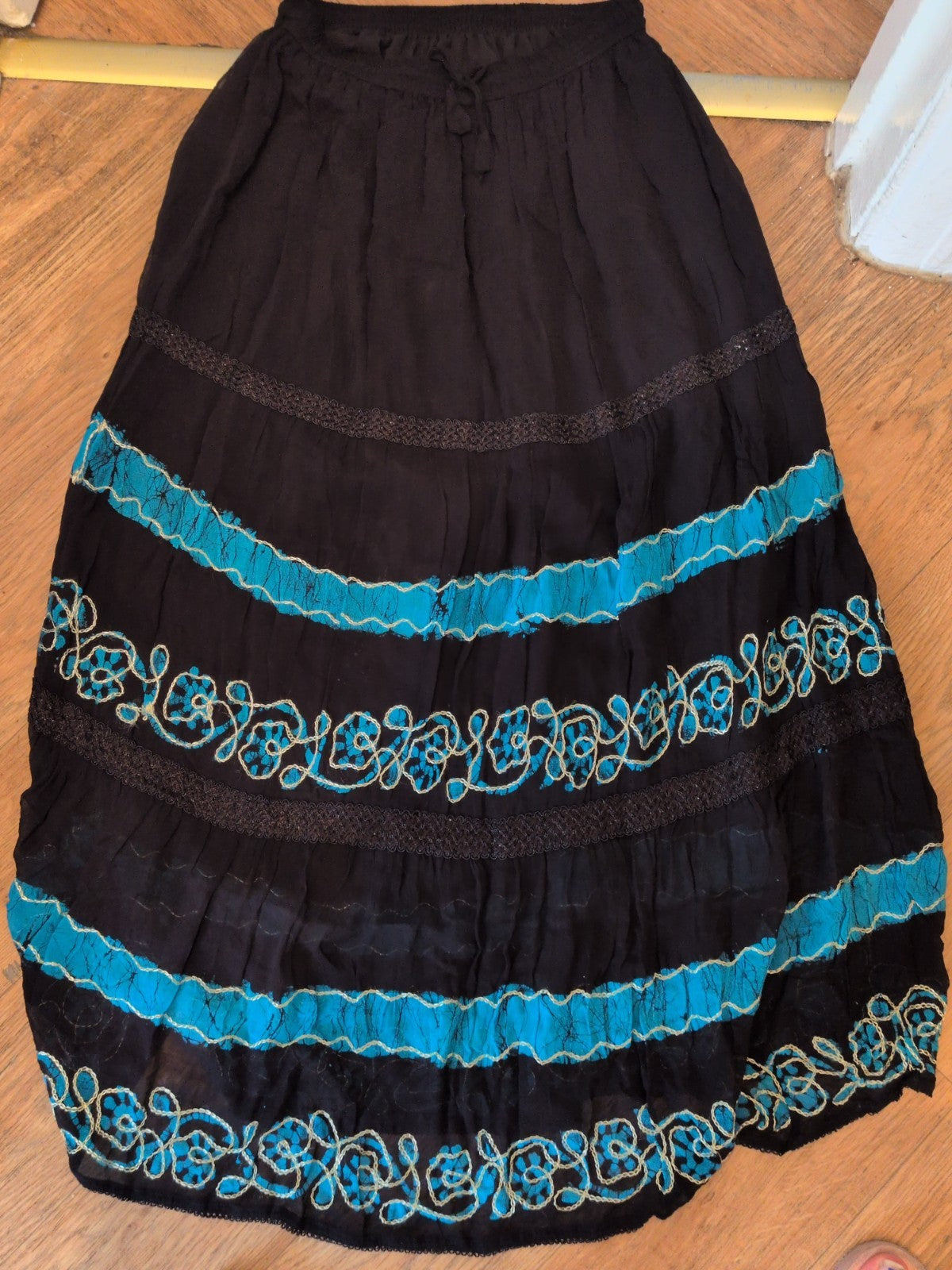 Large Black Long Length Lined With Blue Skirt Elasticated Flare