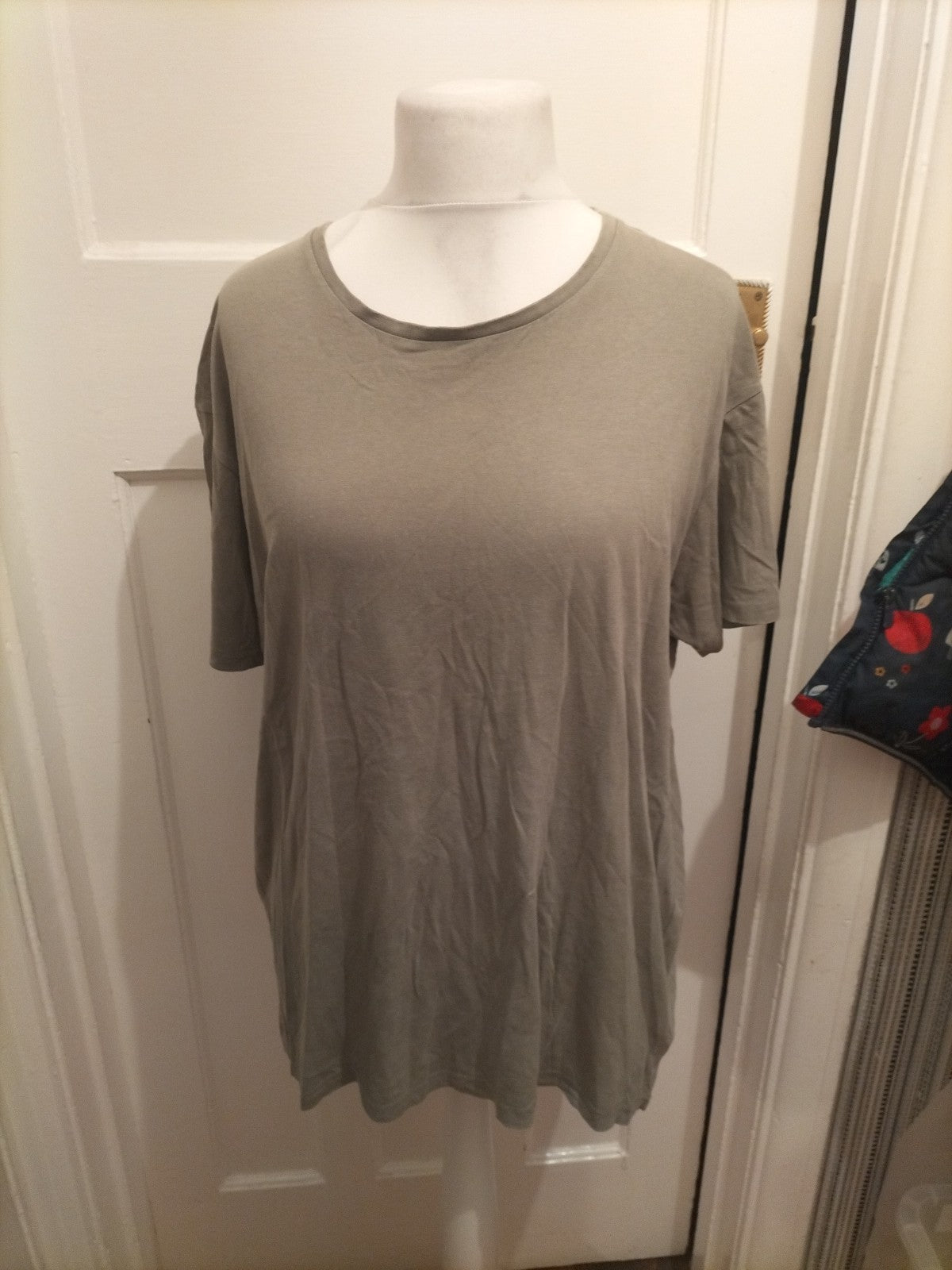 Mens Primark Size XL Olive Short Sleeved Tshirt