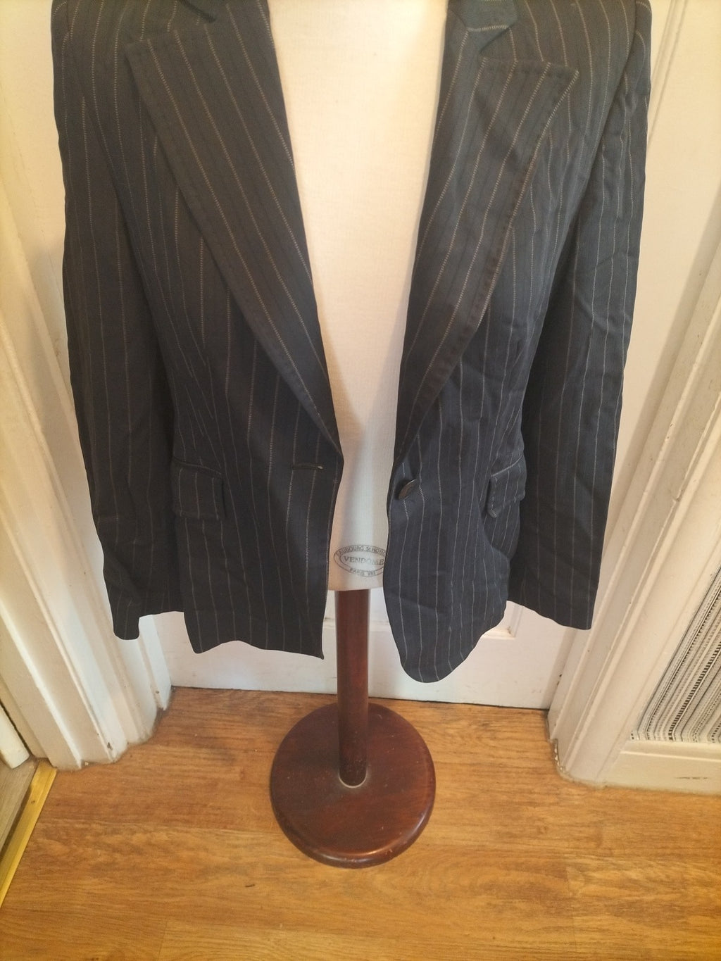 Ladies Podivm Size 12 Black With Thin Stripes Padded Lined Blazer