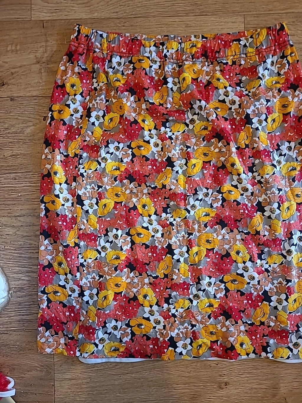 Ladies Size Medium Bright Orange/Red/Yellow Floral Elasticated Skirt