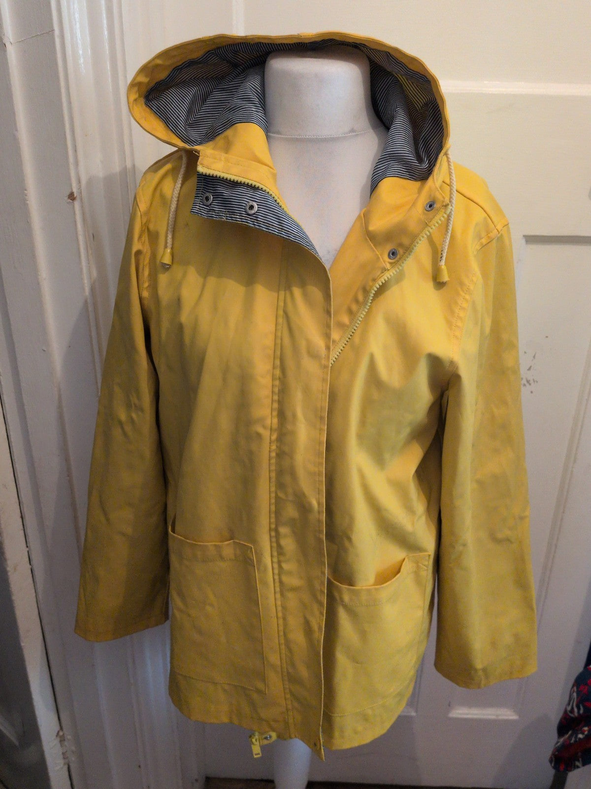 Ladies XL Yellow Rain Coat