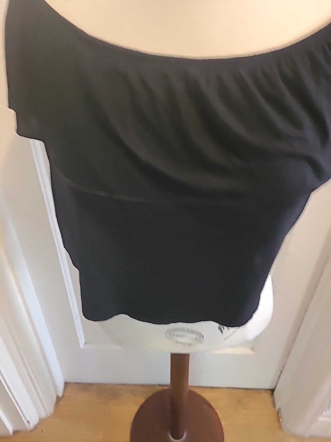 Ladies Topshop Size 8 Short Sleeved Black Elasticated Hem Tshirt