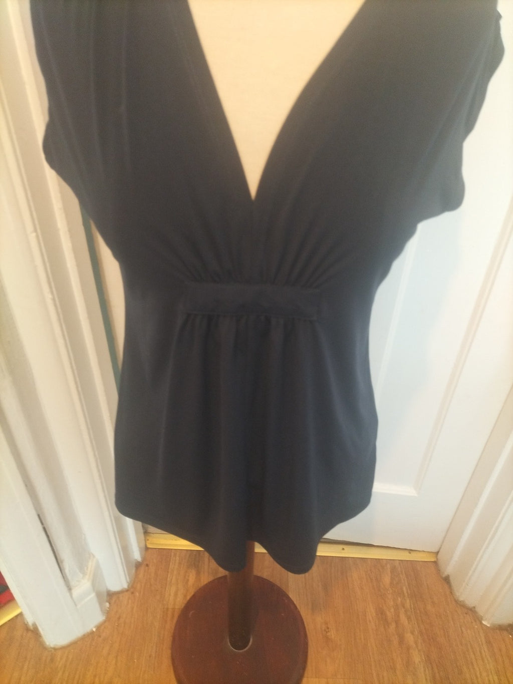 Ladies B.Young Size Medium Navy V Neck Short Sleeved Blouse