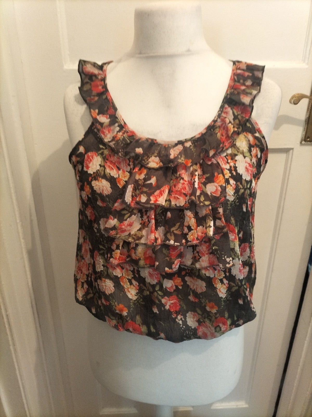 Ladies Apricot Size Small Black Floral Sleeveless Blouse