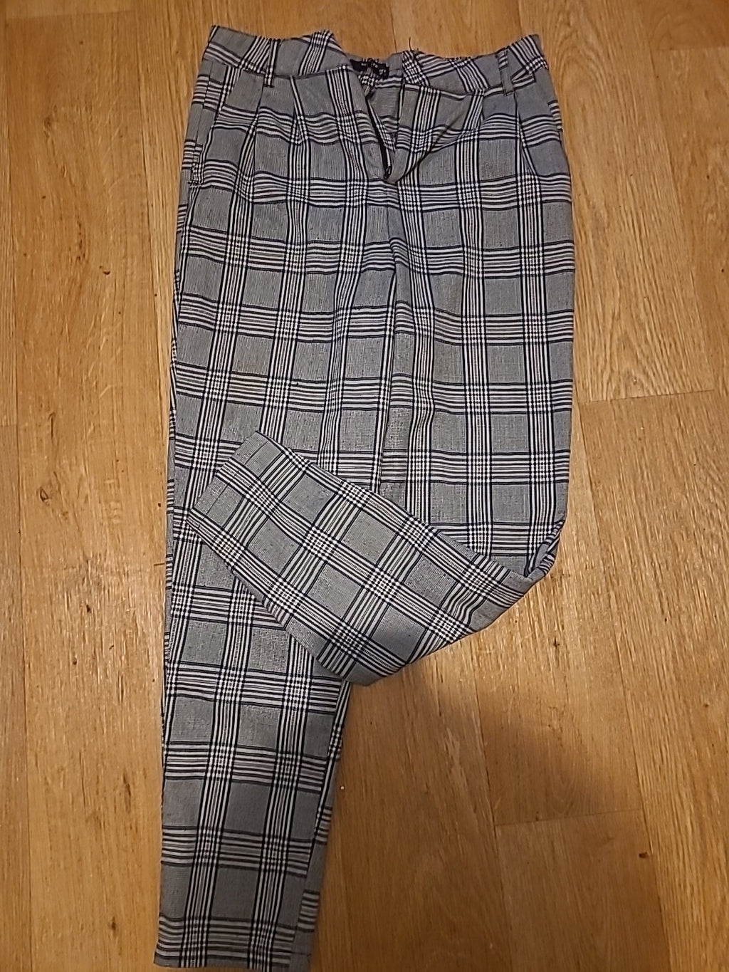 Reserved 8 Check Black/White Trousers
