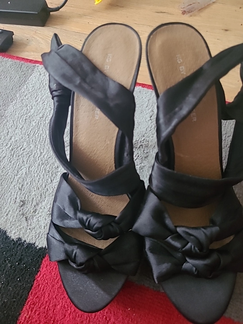 Ladies Kurt Geiger Size 7 Black Shiny Open Toe Heels