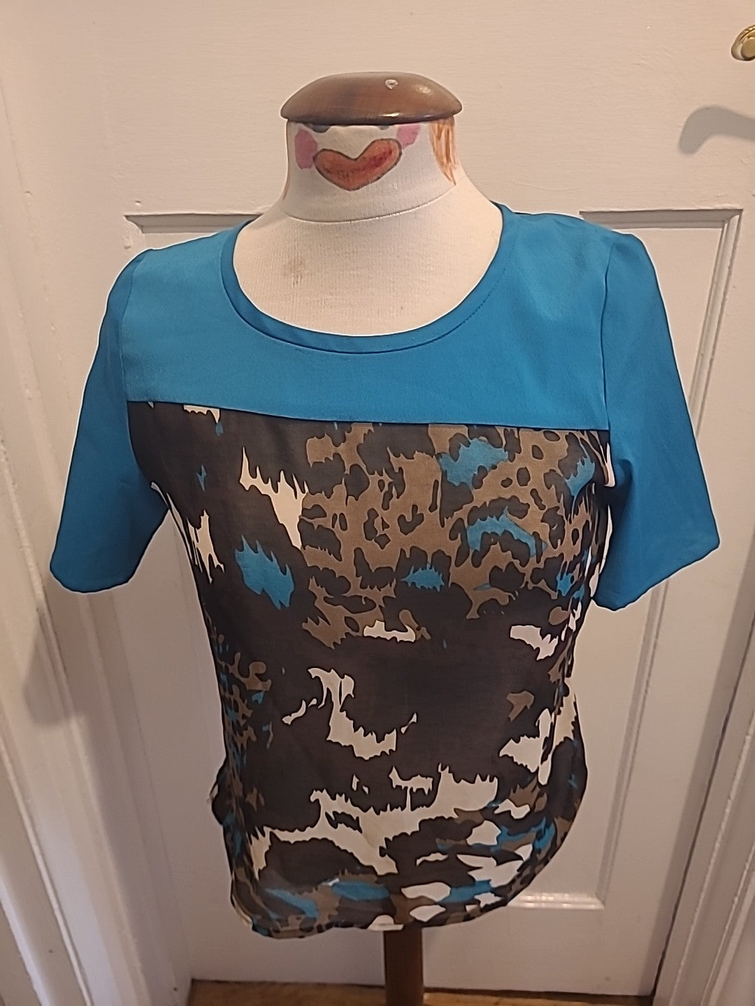 Ladies Yumi Size 12 Camoflage With Blue Short Sleeved Tee