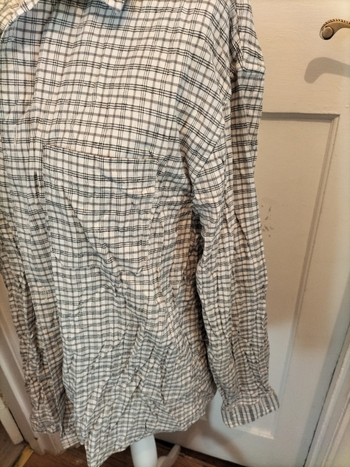 Mens H&M Size L Loose Fit Grey/Black/White Check Long Sleeved Shirt