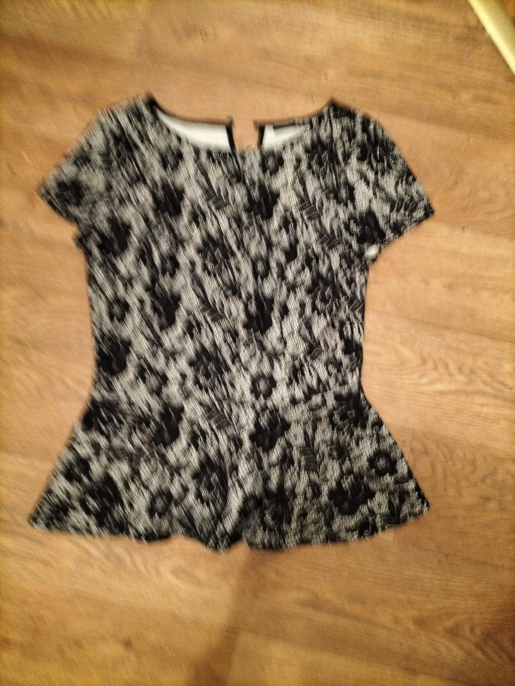 Ladies Primark Size 10 Black And White Floral Short Sleeved Blouse