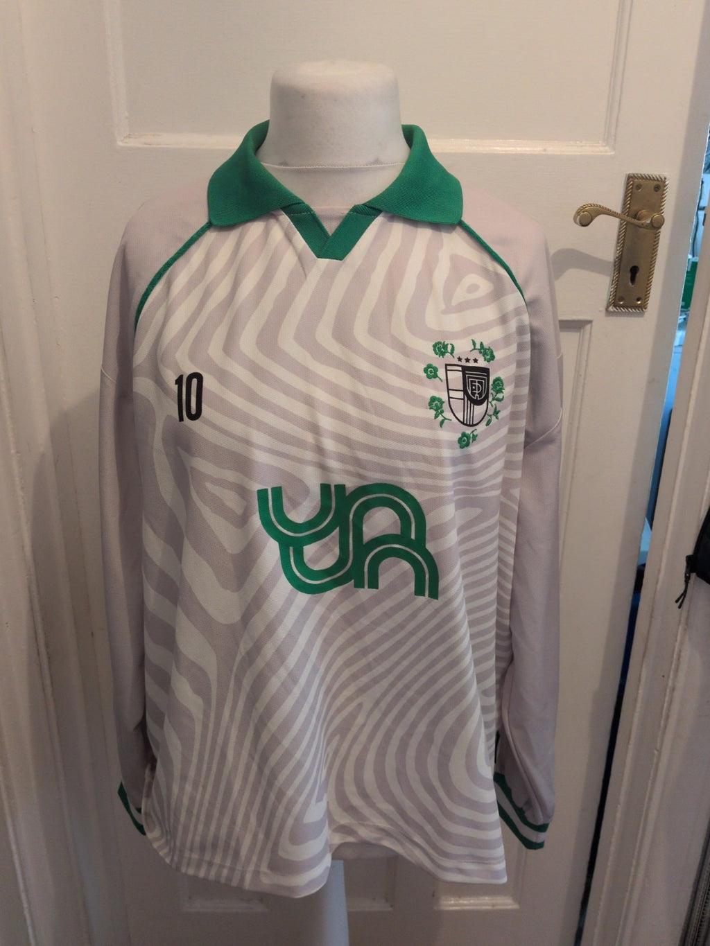 Zara Medium Grey White And Green Gaelic Shirt Long Sleeve