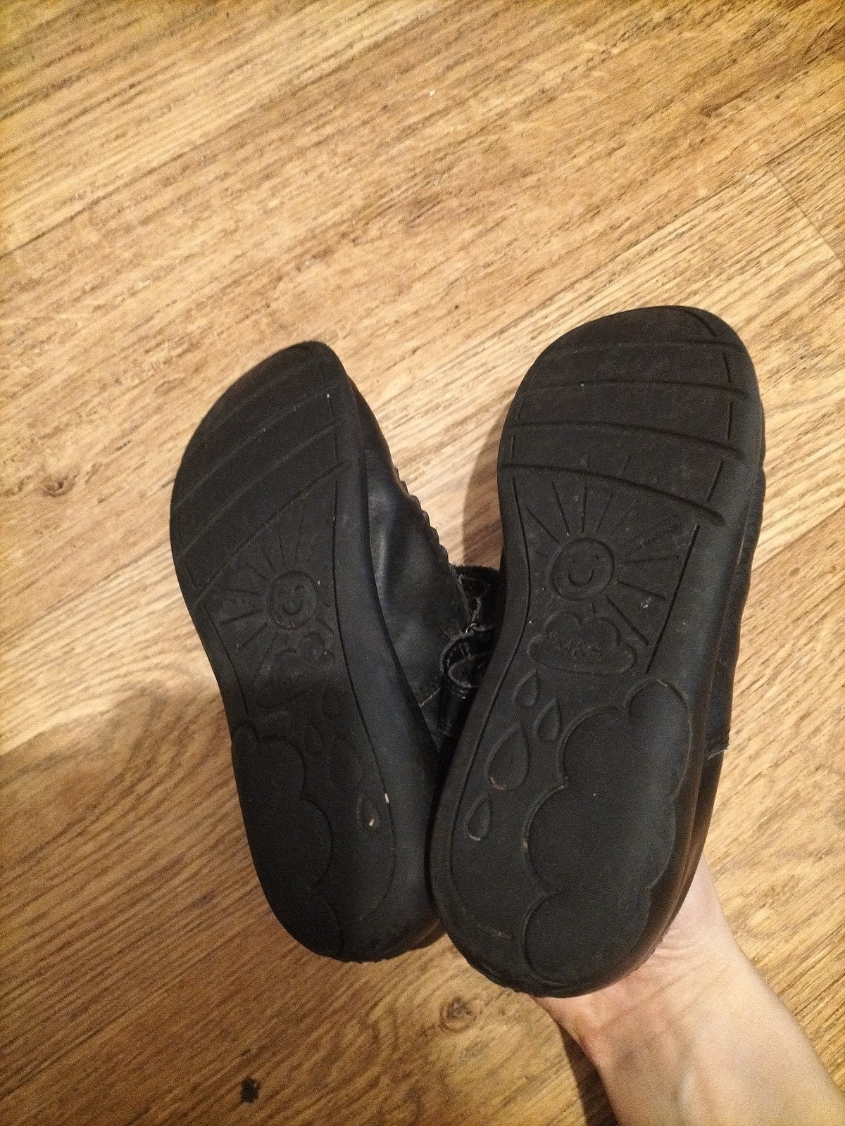 Girls Marks And Spencer Size Uk 1.5-2 Black School Shoes(Damage On Insole)