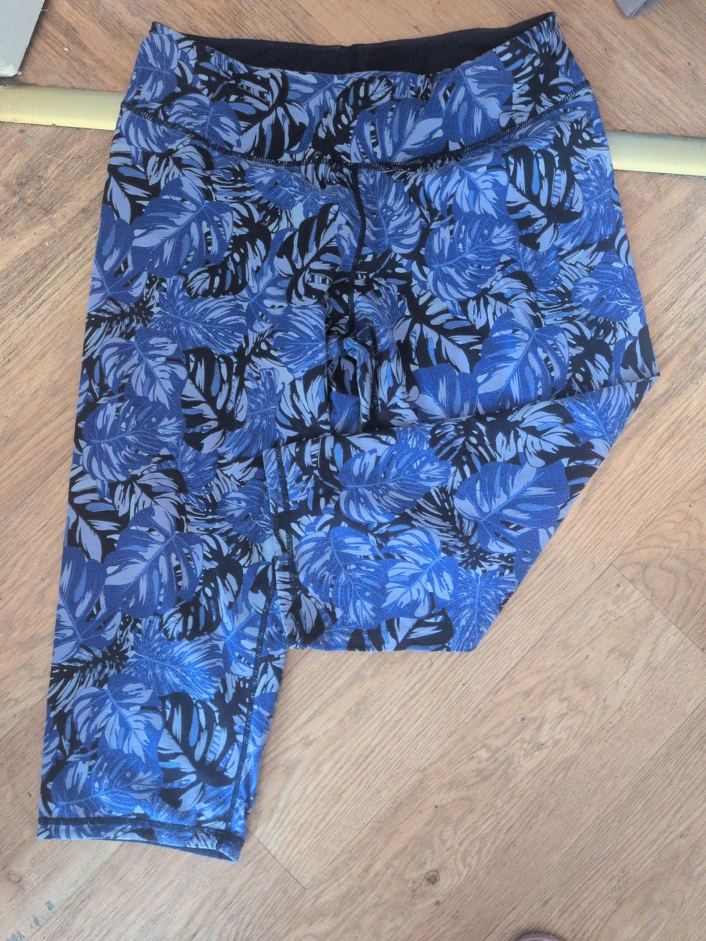 Ladies Med/large Crop Active Leggings Purple/blue/ Black Free Delivery