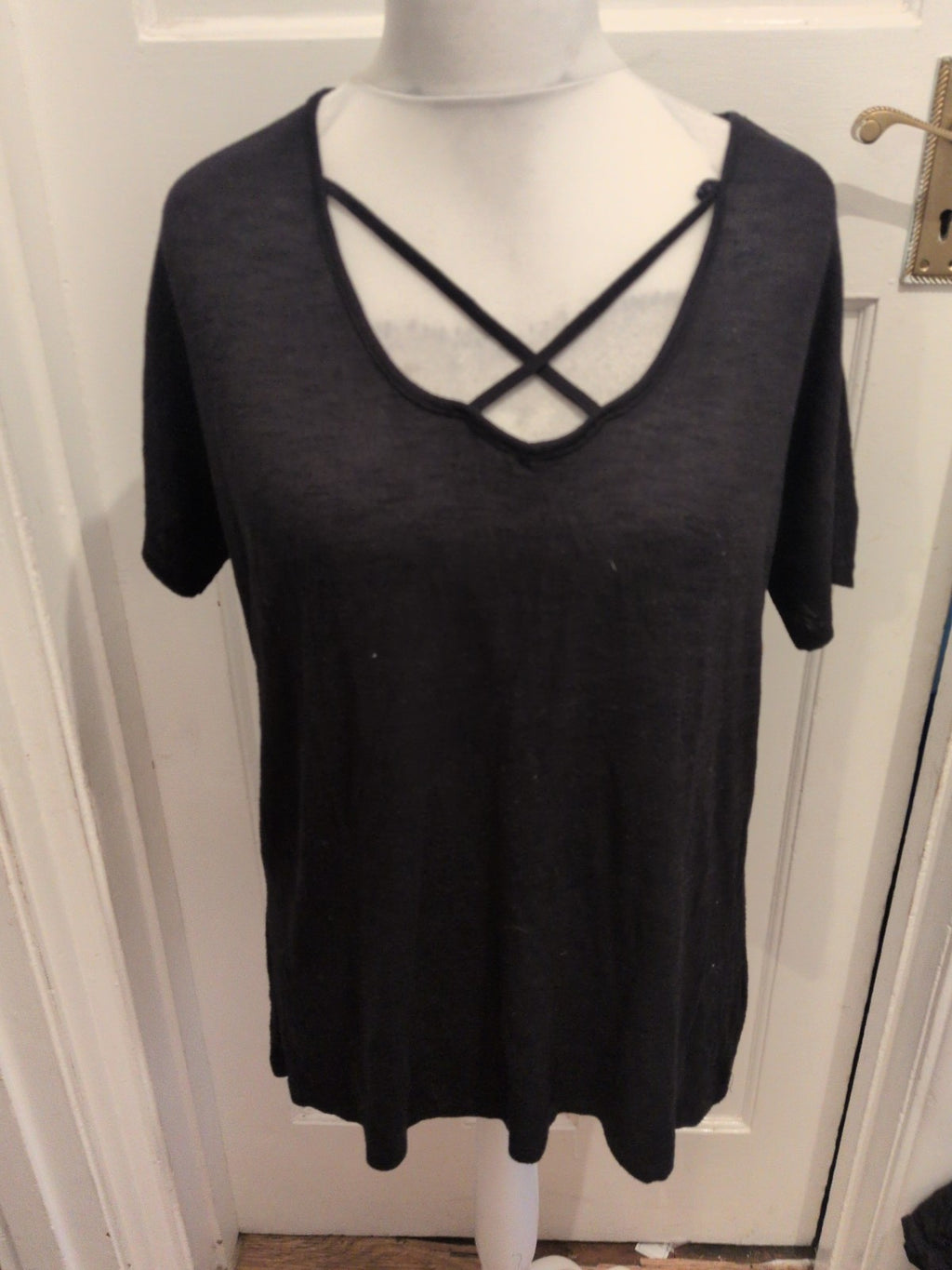 Papaya 14 Short Sleeve V Neck Cross Cross Top Black