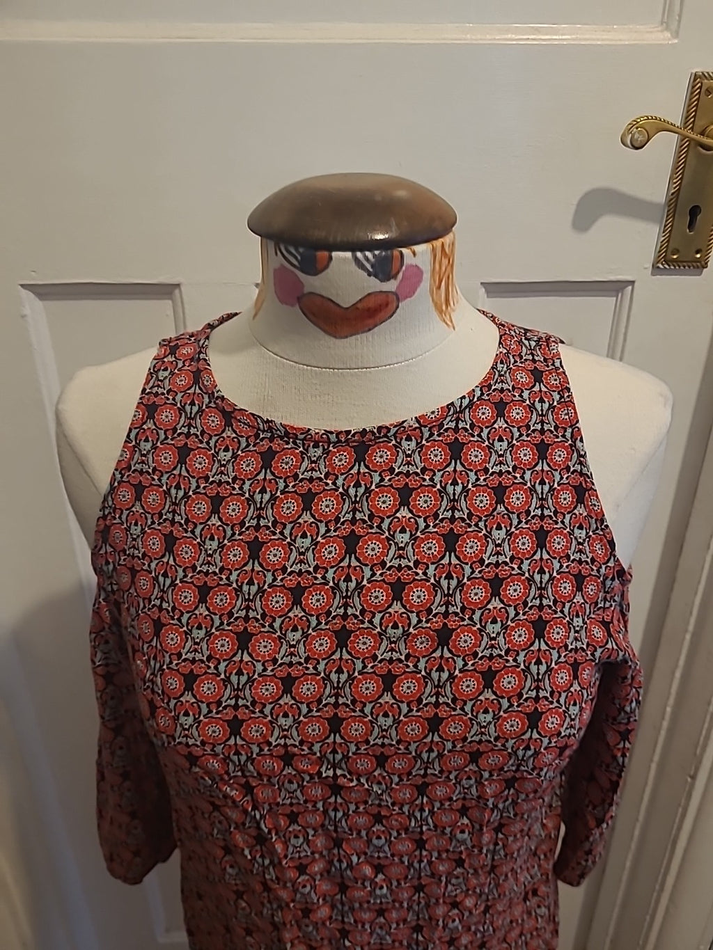 Ladies Size Small Red Green Open Shoulder Short Sleeved Blouse