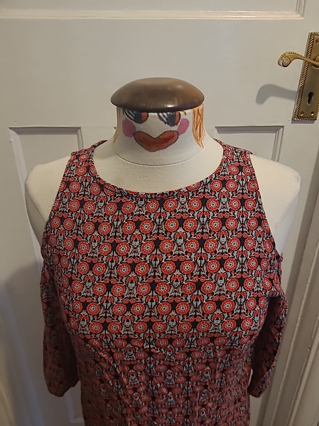 Ladies Size Small Red Green Open Shoulder Short Sleeved Blouse