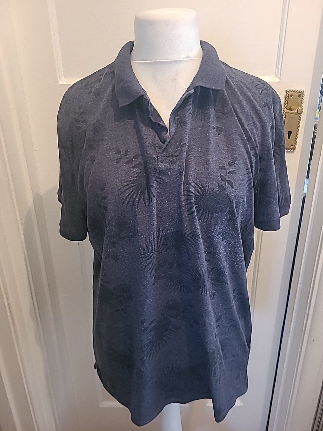 Mens Broken Standard Size XL Two Tone Navy Polo Bobbling