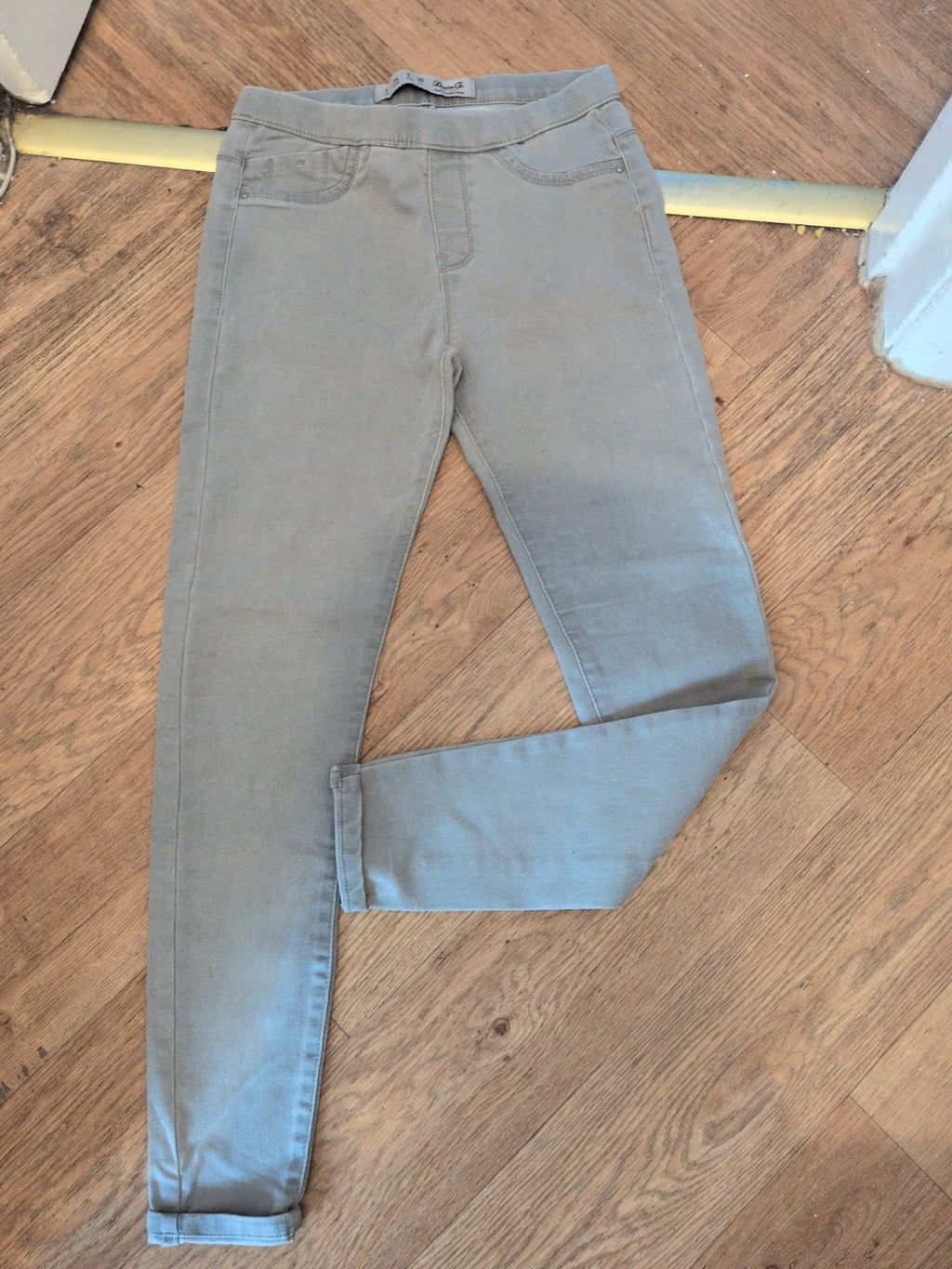 Ladies Denim&Co Size 6 Grey Jegging