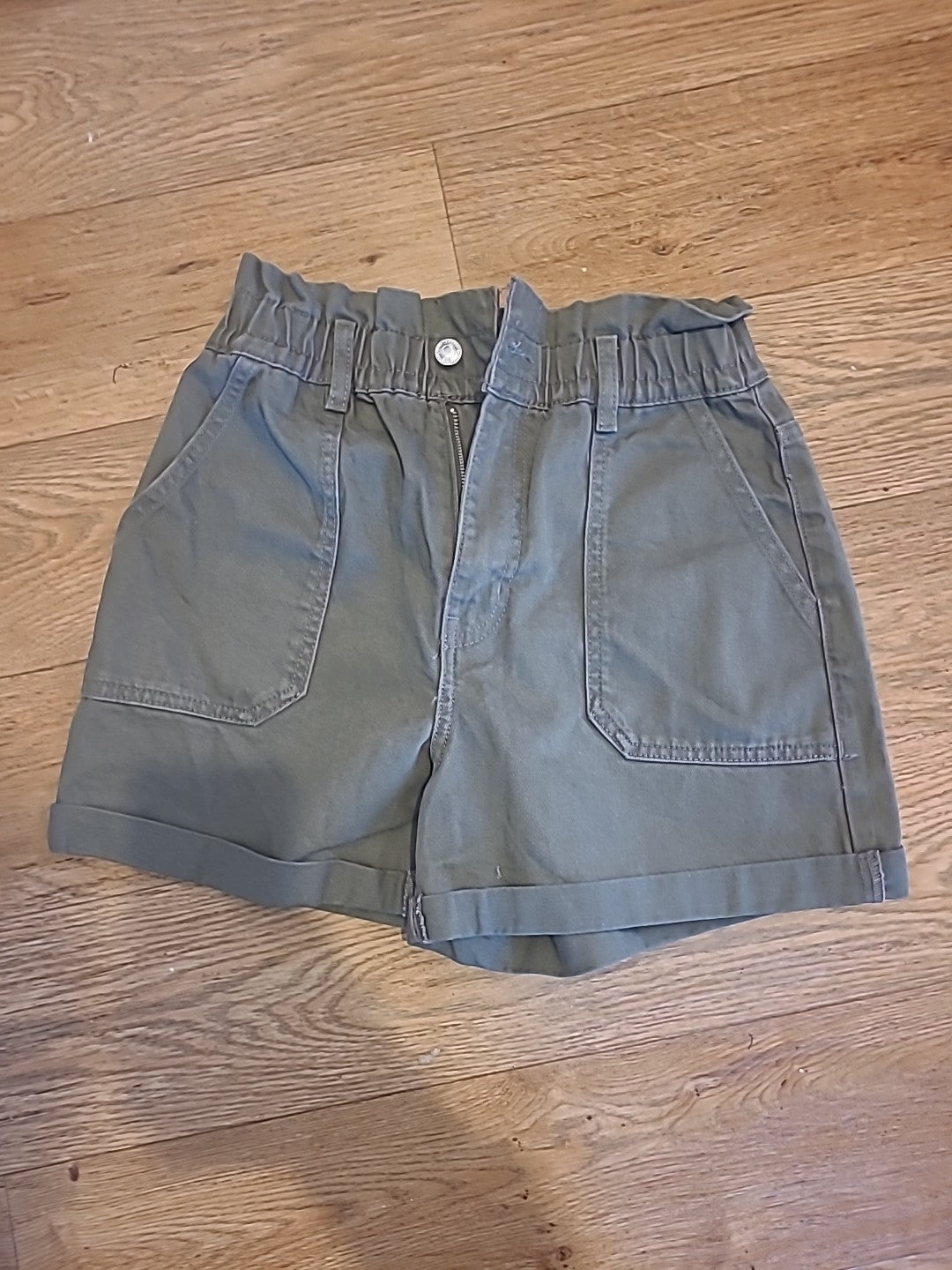 Ladies Denim&Co Size 8 Khaki Elasticated Denim Shorts