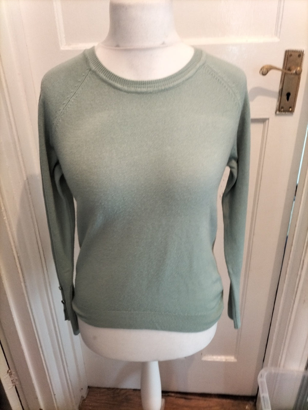 Primark 6-8 Pale Green Long Sleeve Lightweight Jumper