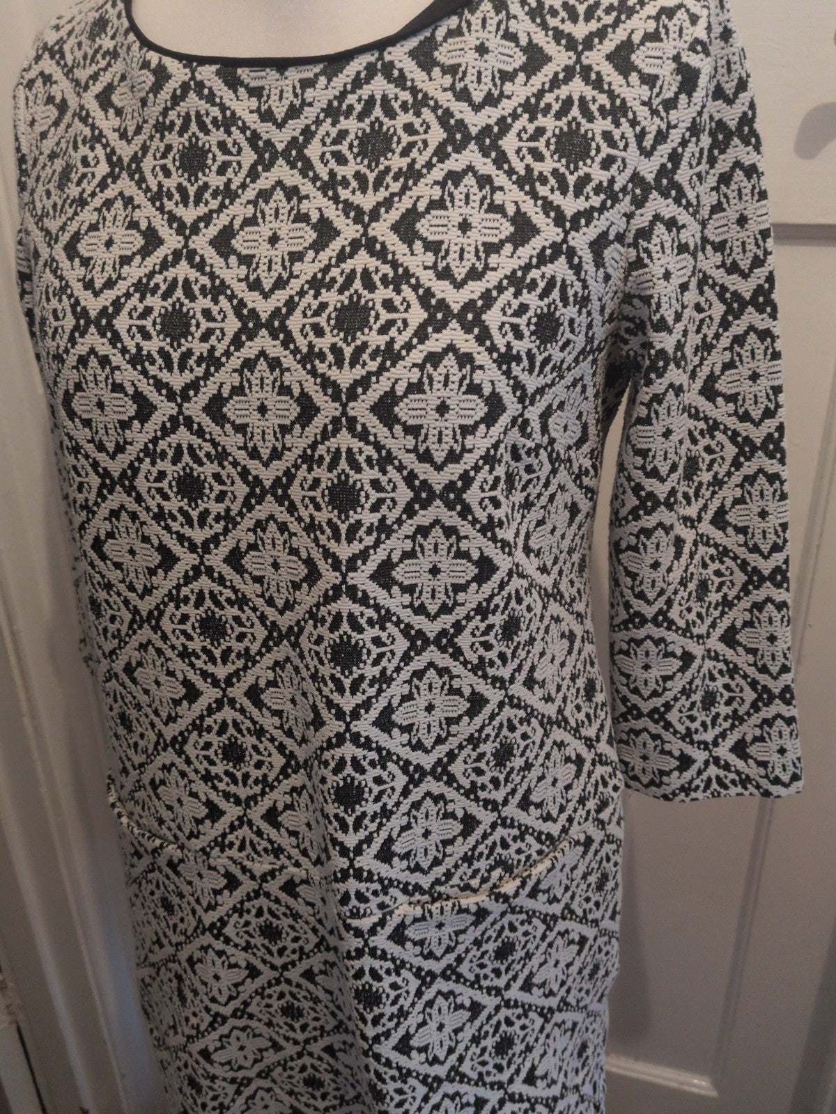 M&Co 14 Black And White Long Sleeve Pattern Dress Quite Heavy Lined
