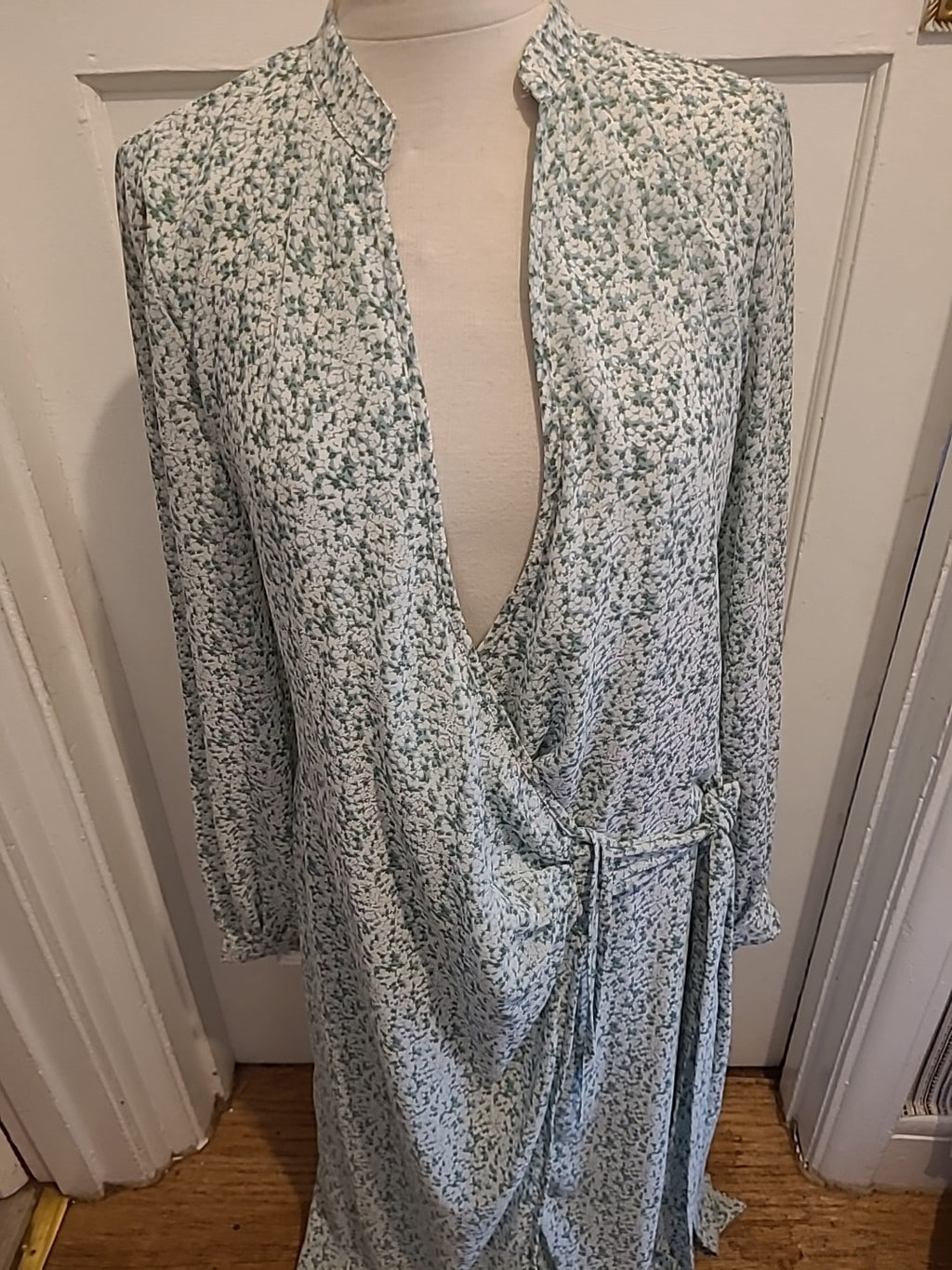 Ladies Prettylittlething Size 12 Green/White Floral Long Length Wrap Dress