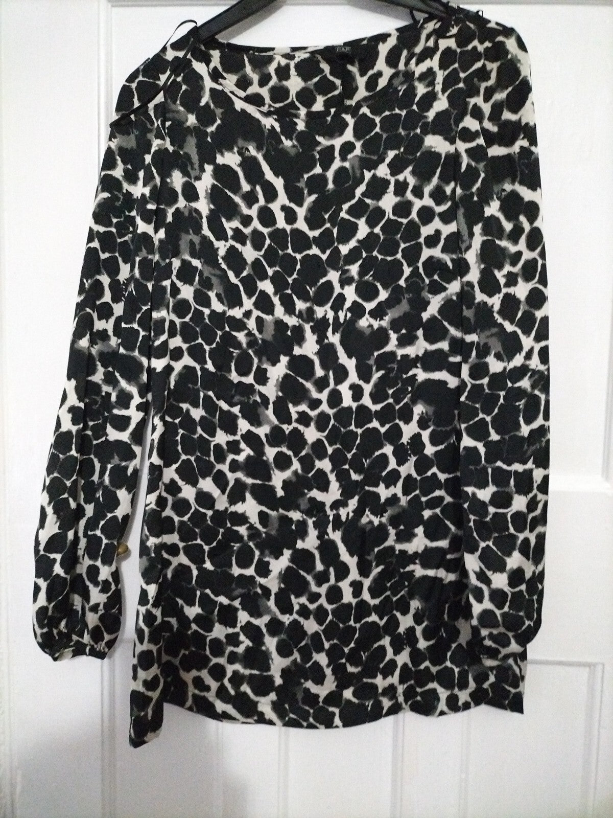 Ladies F+F Size 6 Zebra Print Top