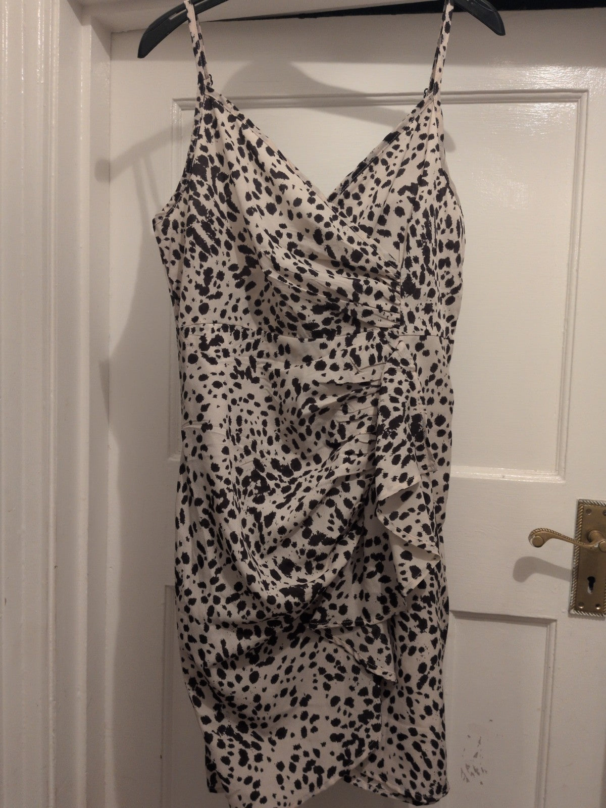 Shein Large White And Black Leopard Print Sleeveless Knee Length Dress