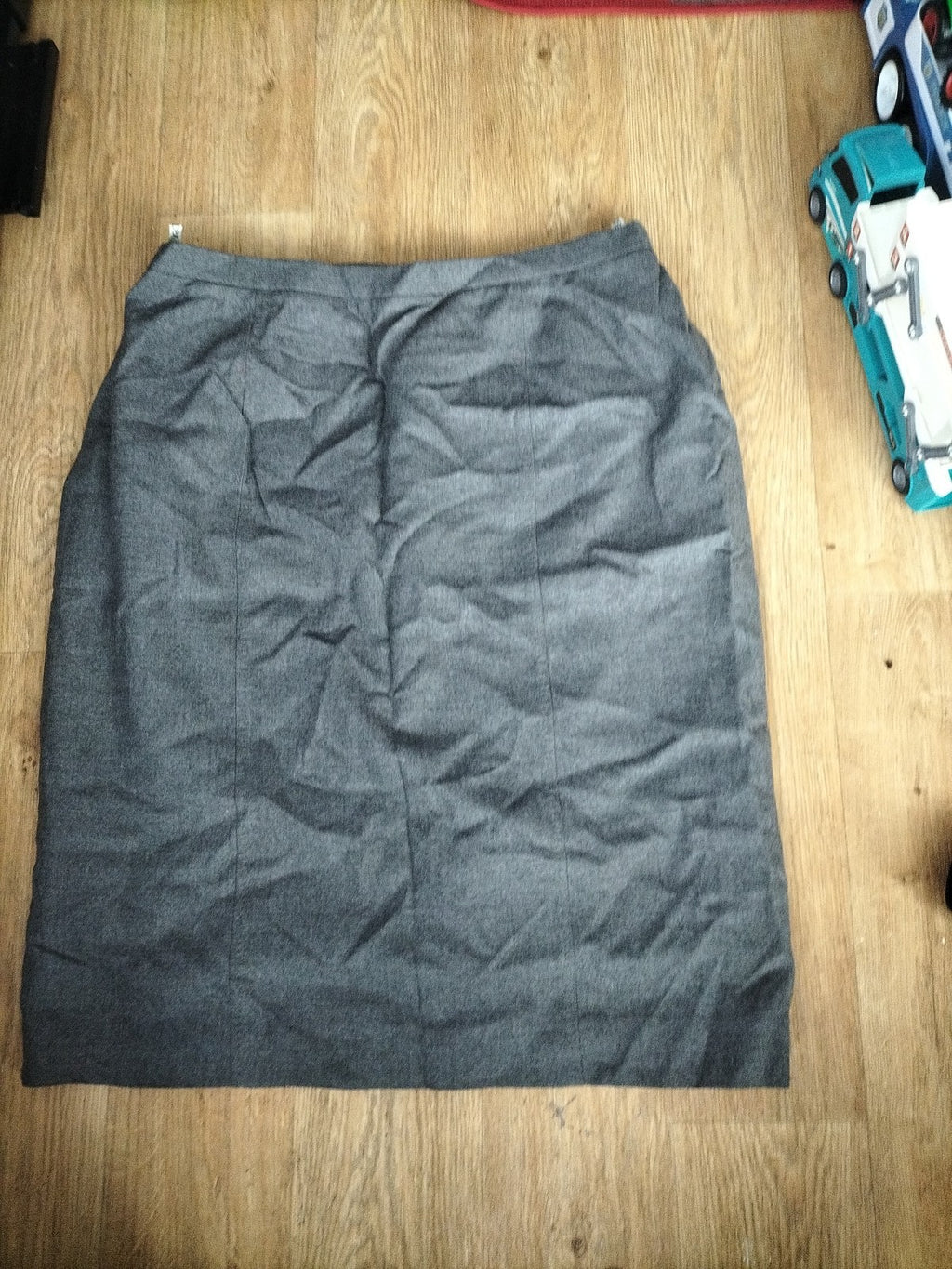 Ladies Eastex Size 20 Grey Skirt