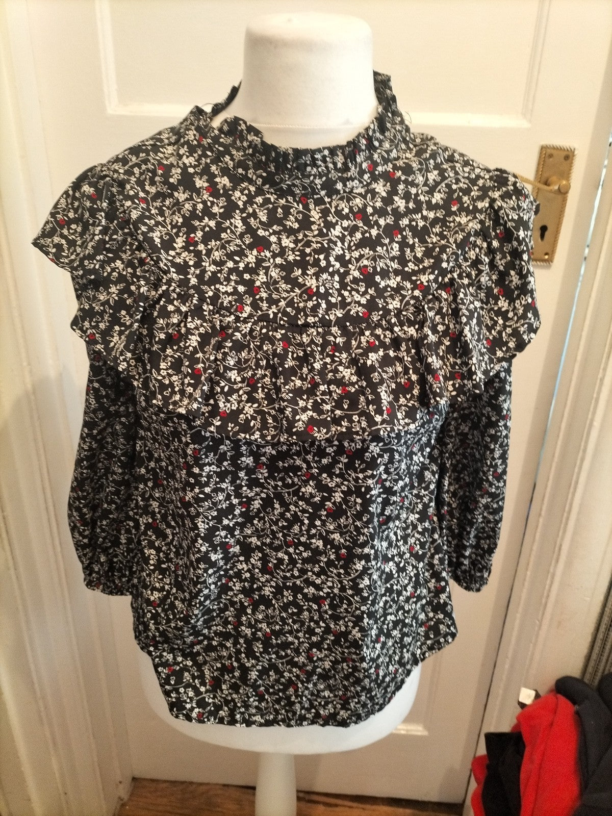 Ladies New Look Size 10 Black/White/Red Long Sleeved Blouse