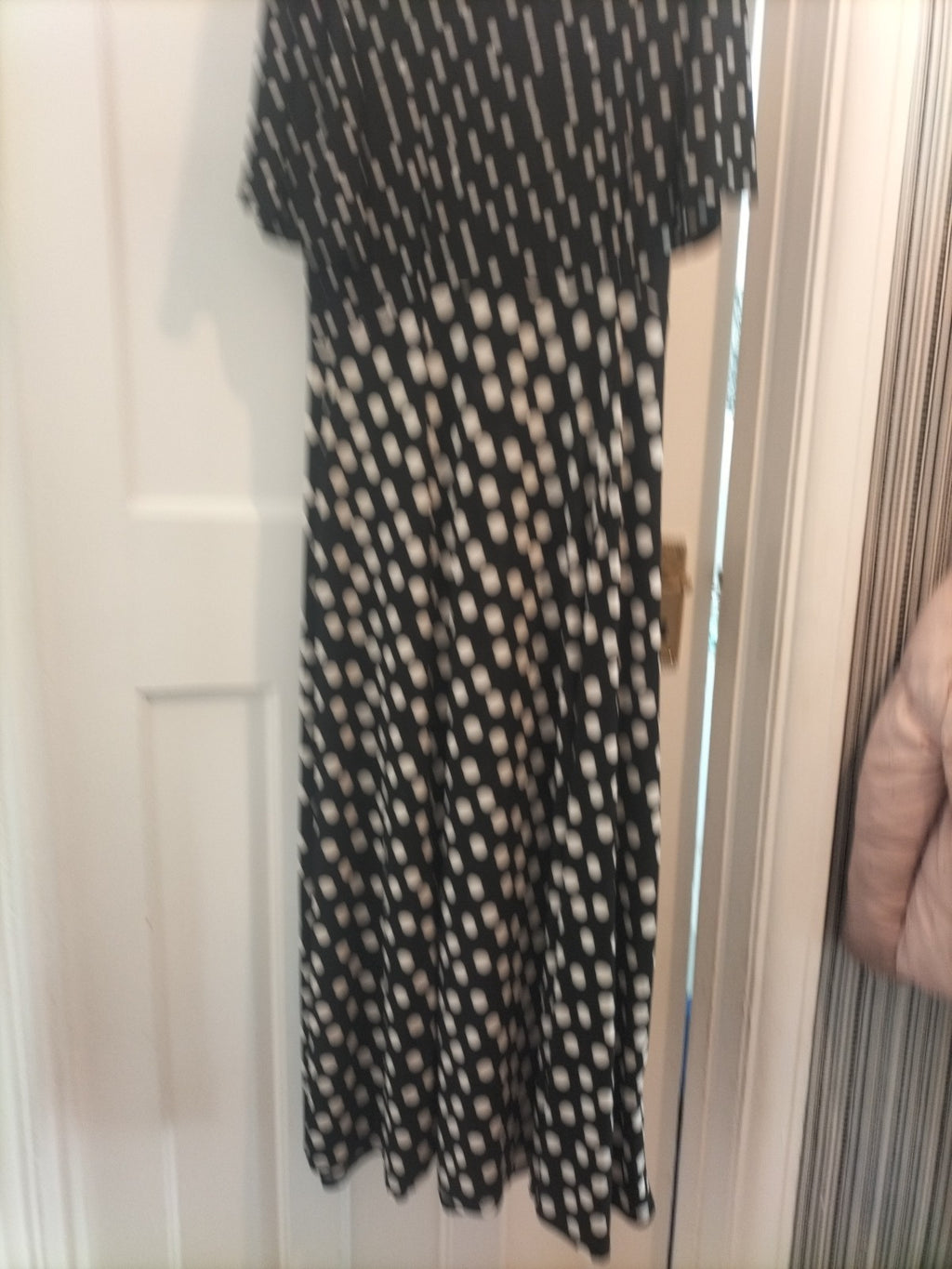 Ladies Friends Like These Size 8 Polkadot Short Sleeved Long Dress