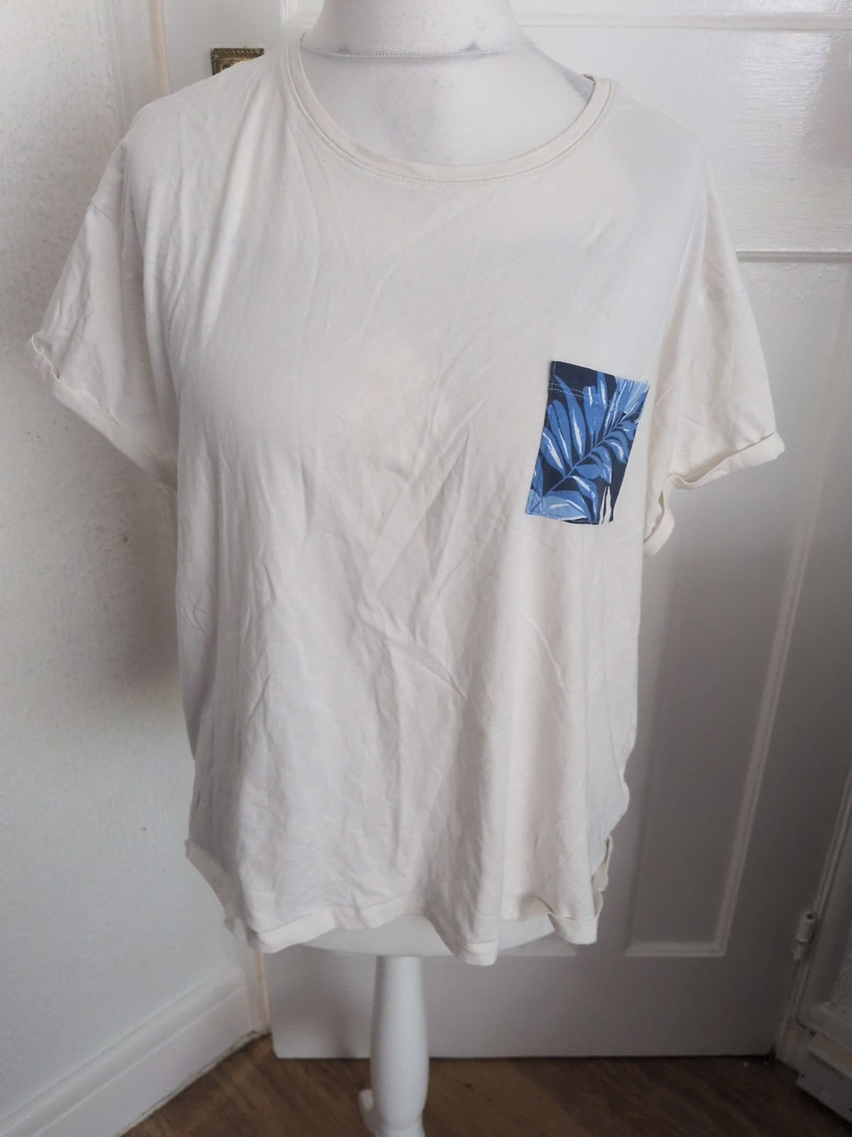 Mens Marks And Spencers Size 2XL White Round Neck Blue Pocket Short Sleeve...