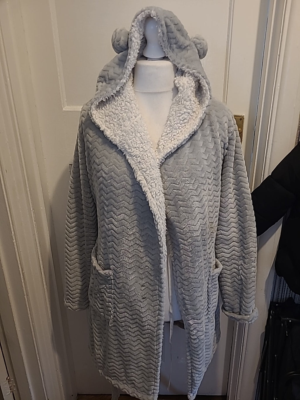 Ladies Topshop Size Small Grey Super Fluffy Dressing Gown