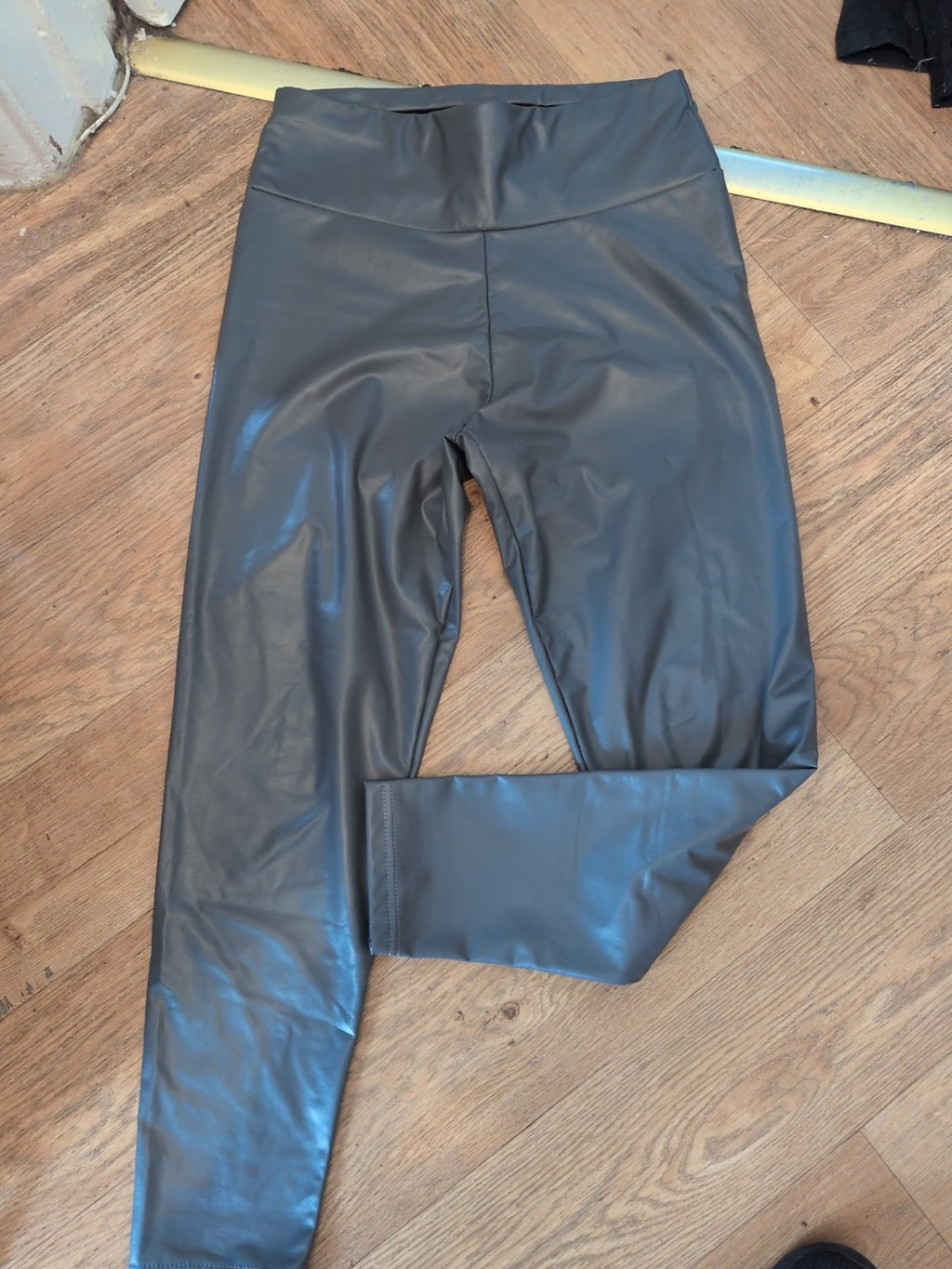 Ladies Leather Effect Legging Grey Size Large [12-14] Free Delivery
