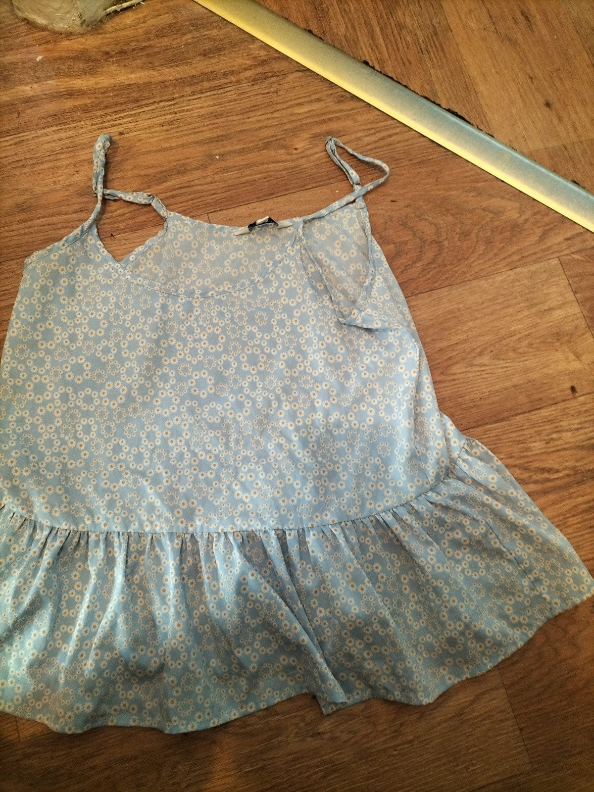 Ladies Brave Soul Size Small Blue And White Floral Sleeveless Blouse
