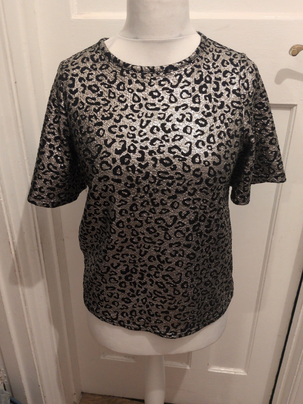 Ladies Papaya Size 10 Silver Leopard Print Short Sleeve T-shirt