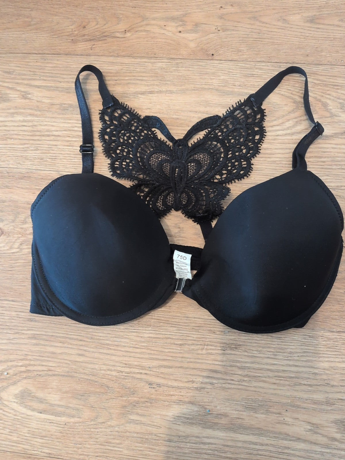 75D Black Wired And Padded Bra With Lace Back
