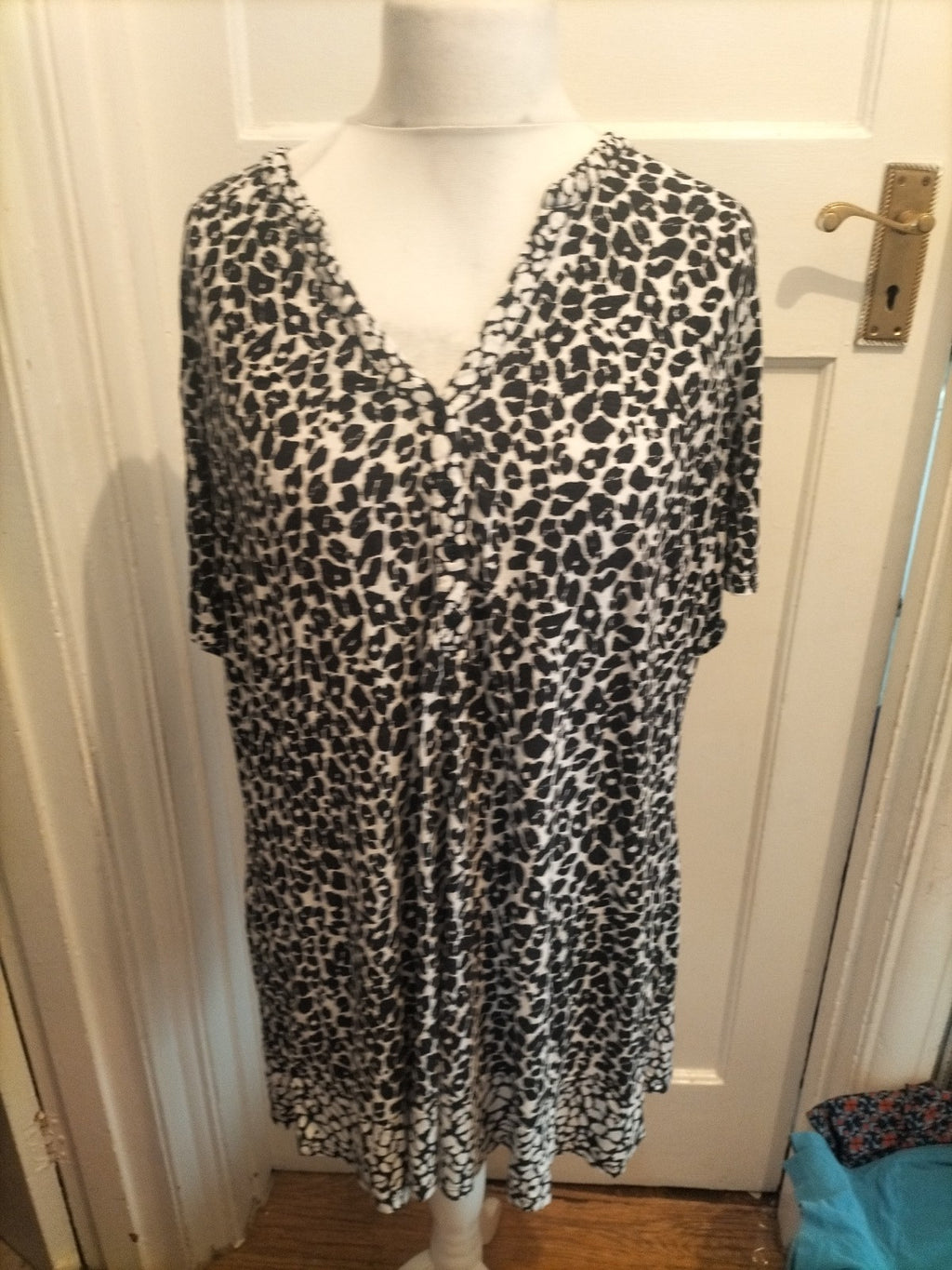 Moda At George 20 Black And White Blouse